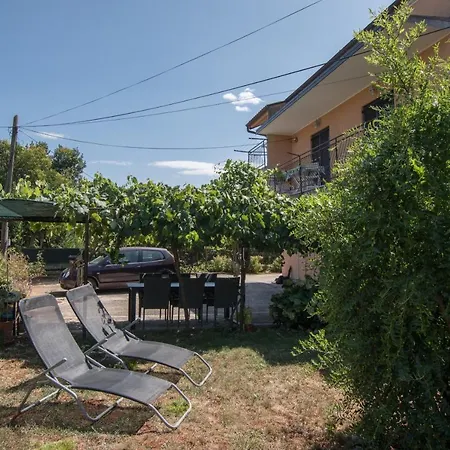 아파트 With Parking Space - 2529