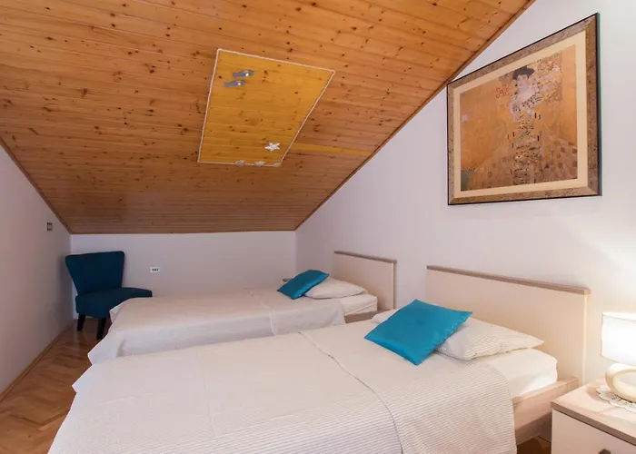 아파트 With Parking Space - 2529 *