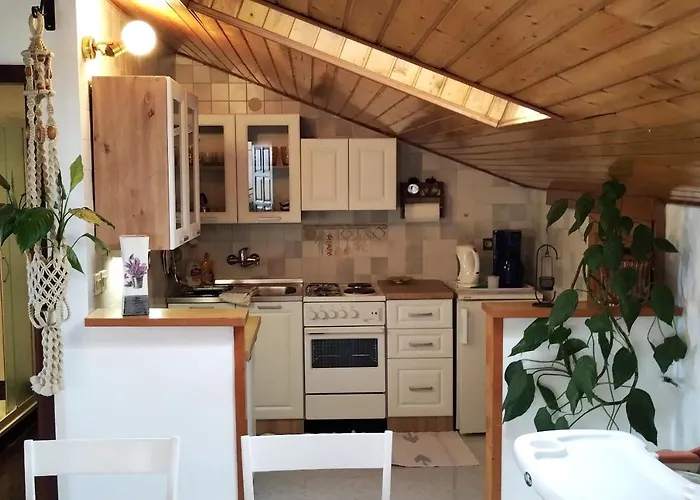 With Parking Space - 2529 아파트